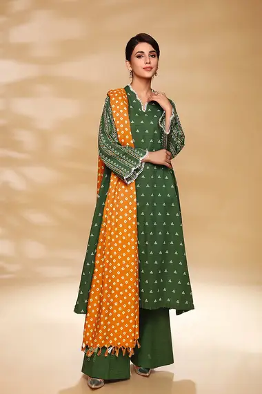 Printed Khaddar Shirt And Dupatta by NISHAT, DarkGreen