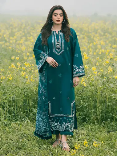 Embroidered Lawn Front Chiffion Dupatta by PURI FABRICS, DarkGreen